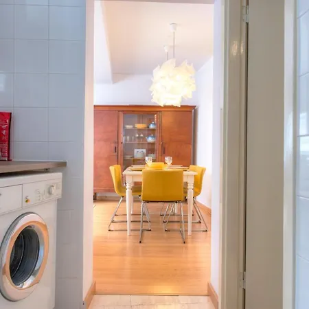 Sunny & Quiet In Historic Center 公寓